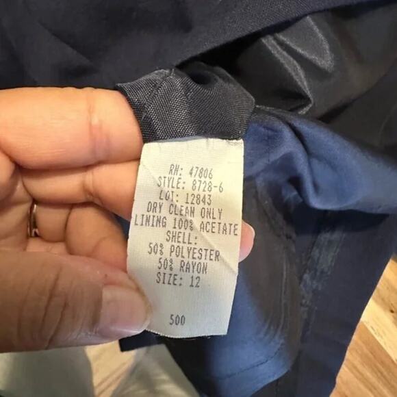 Vintage Oleg Cassini Sleeveless Navy Blue Sheath Dress – Timeless Elegance - Picture 5 of 8